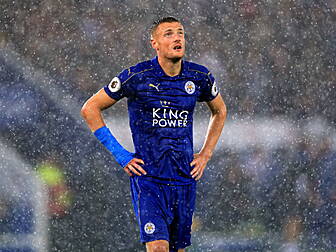 Jamie Vardy loses red card app...